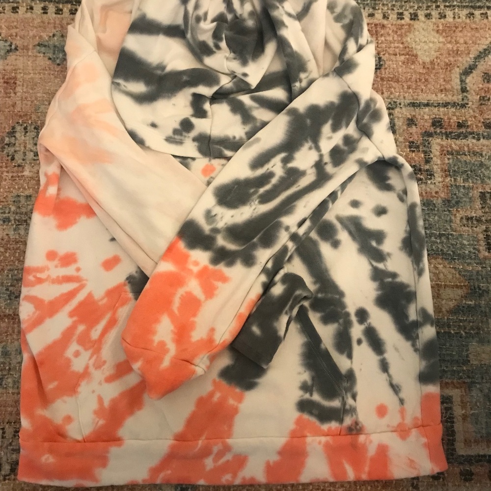 Art class hoodie, size x-large, tie dye.